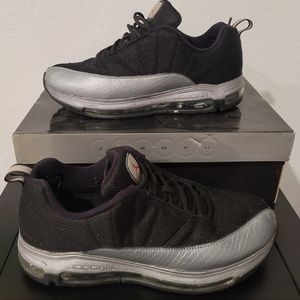 Jordan CMFT 11 VIZ AIR size 10.5‼️‼️